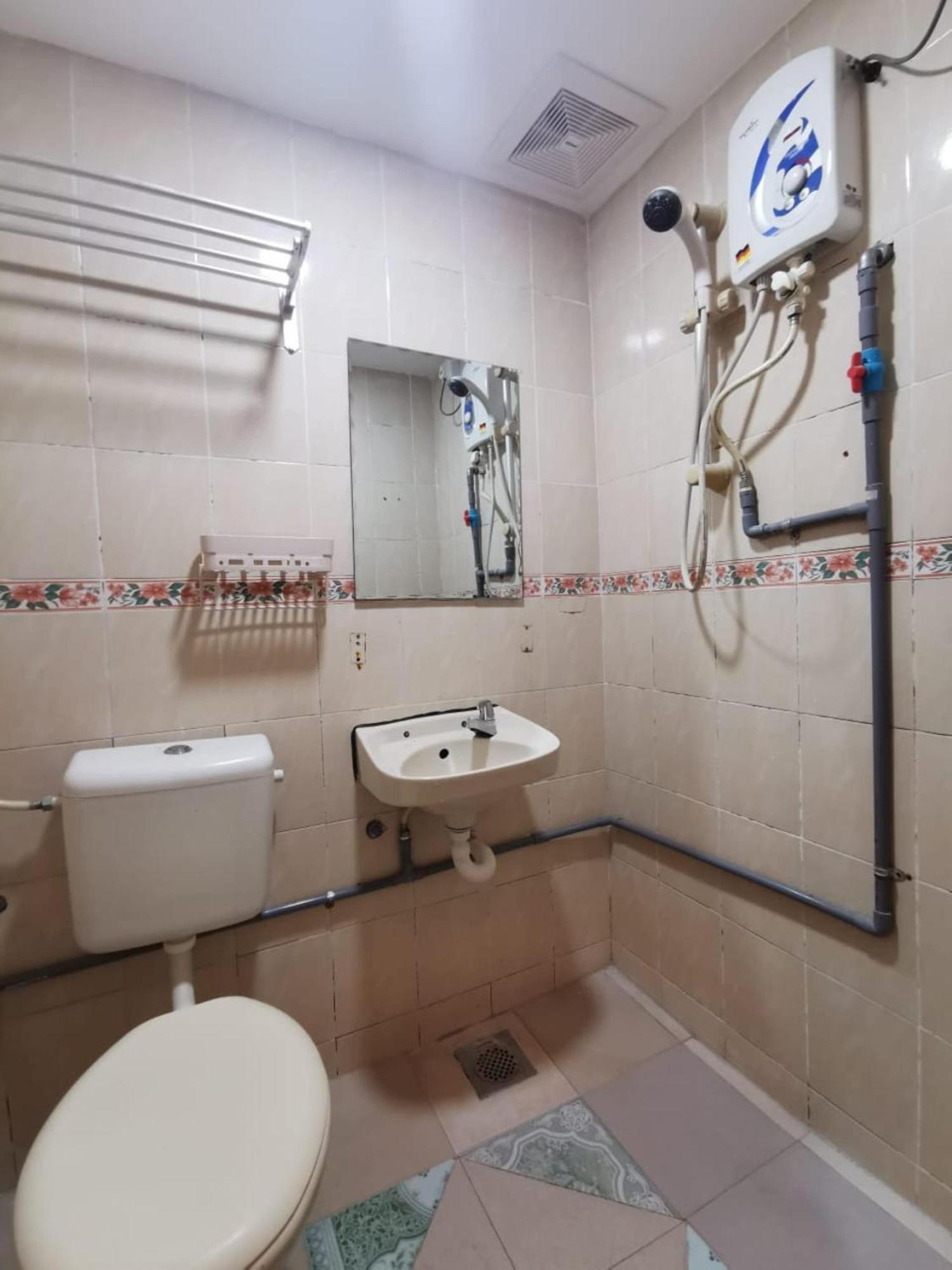 Super Oyo 90086 My Seven Days Inn جوهر بهرو المظهر الخارجي الصورة