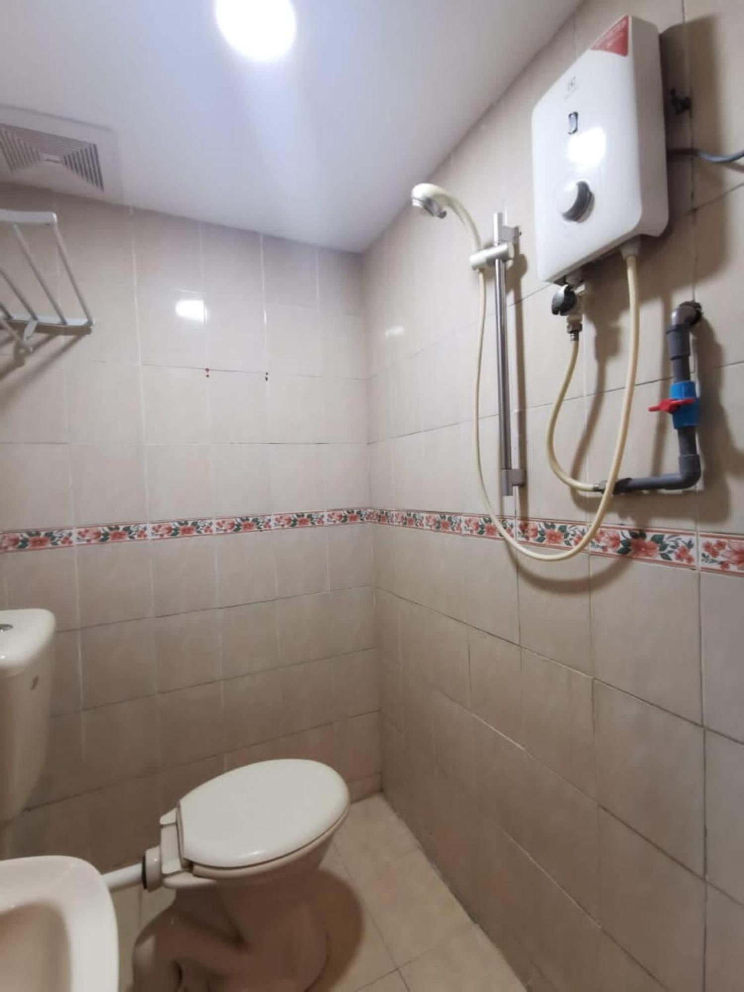 Super Oyo 90086 My Seven Days Inn جوهر بهرو المظهر الخارجي الصورة