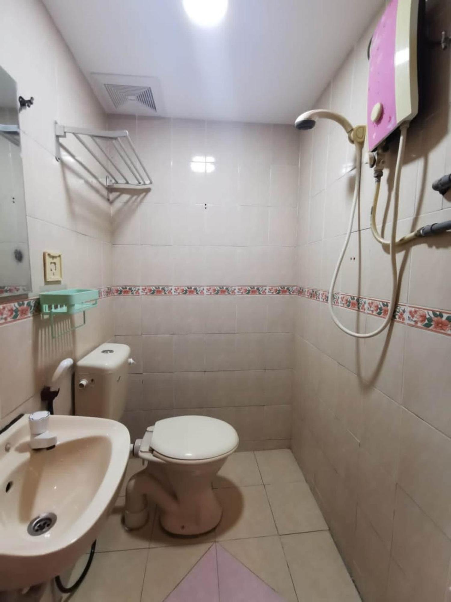 Super Oyo 90086 My Seven Days Inn جوهر بهرو المظهر الخارجي الصورة