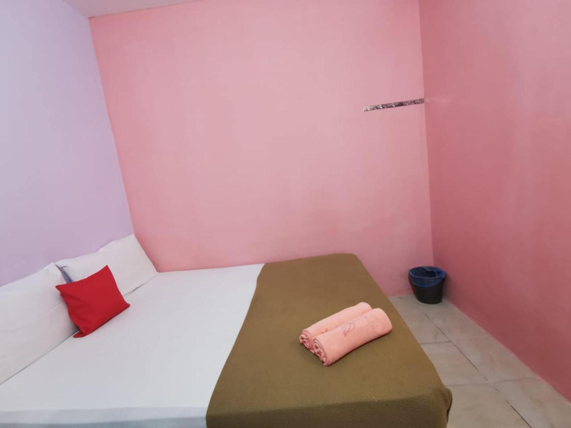 Super Oyo 90086 My Seven Days Inn جوهر بهرو المظهر الخارجي الصورة