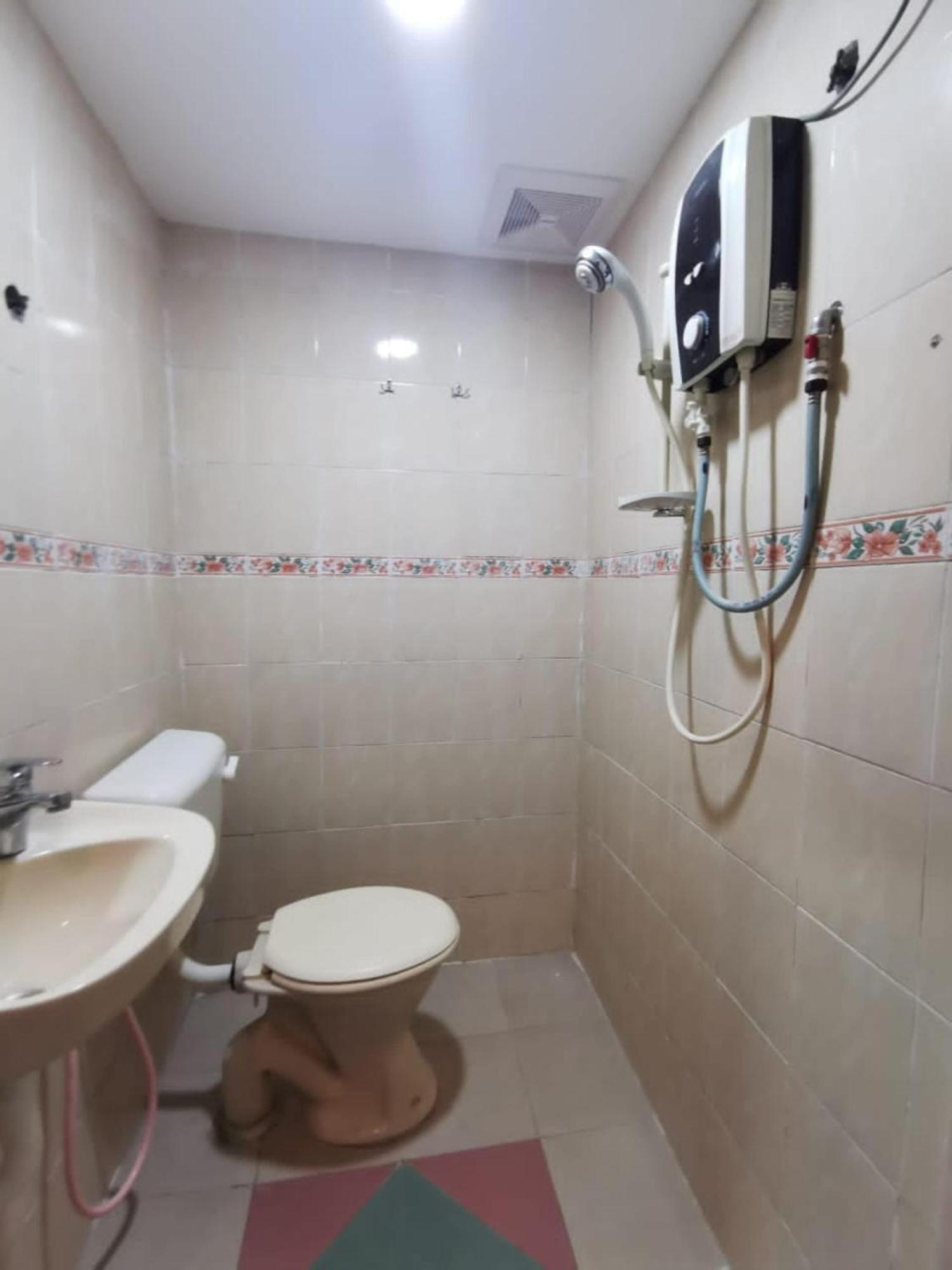 Super Oyo 90086 My Seven Days Inn جوهر بهرو المظهر الخارجي الصورة