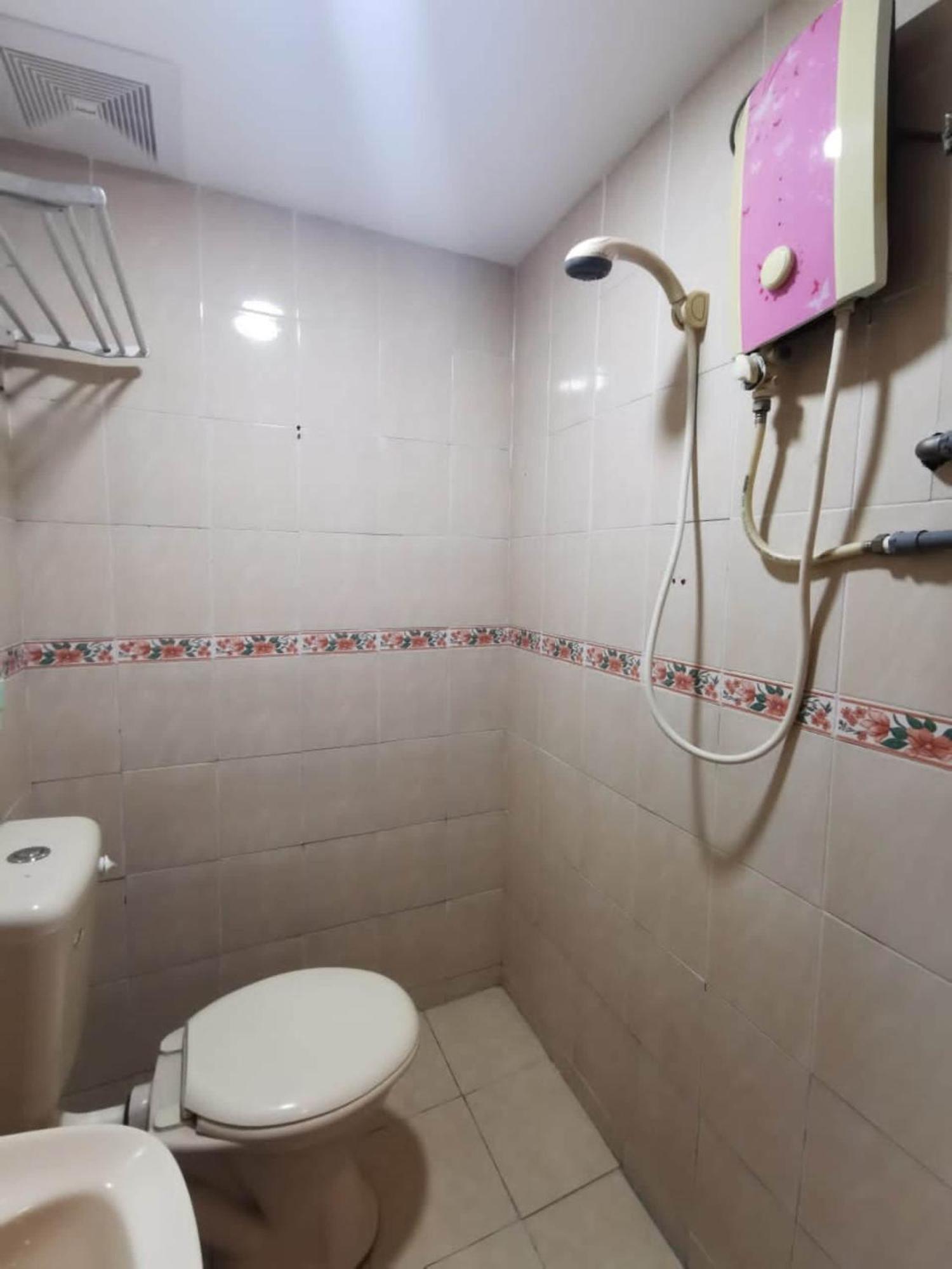 Super Oyo 90086 My Seven Days Inn جوهر بهرو المظهر الخارجي الصورة
